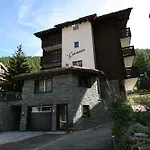Haus Colosseo زيرمات